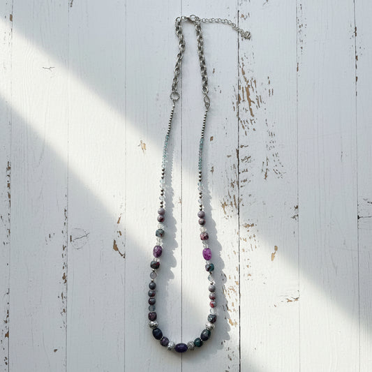 Irisation | Handmade Necklace Boho Chic With Chain And Glass Beads - Distinct Designs