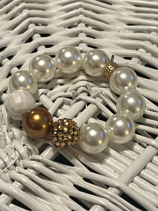 Diva Fan Bracelet | Handmade Classy Sparkly Faux Pearls - Distinct Designs