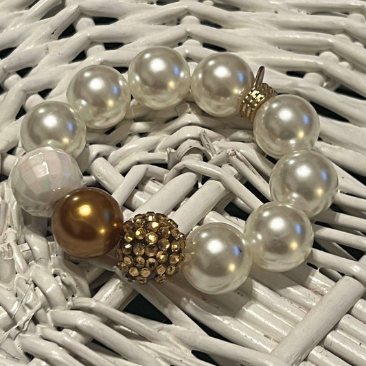 Diva Fan Bracelet | Handmade Classy Sparkly Faux Pearls - Distinct Designs