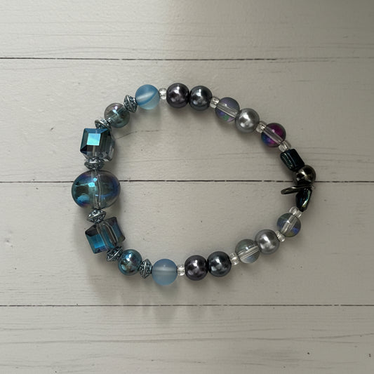 Irredescent Glass Beads Bracelet | Classic Elegance Handmade Jewelry - Distinct Designs