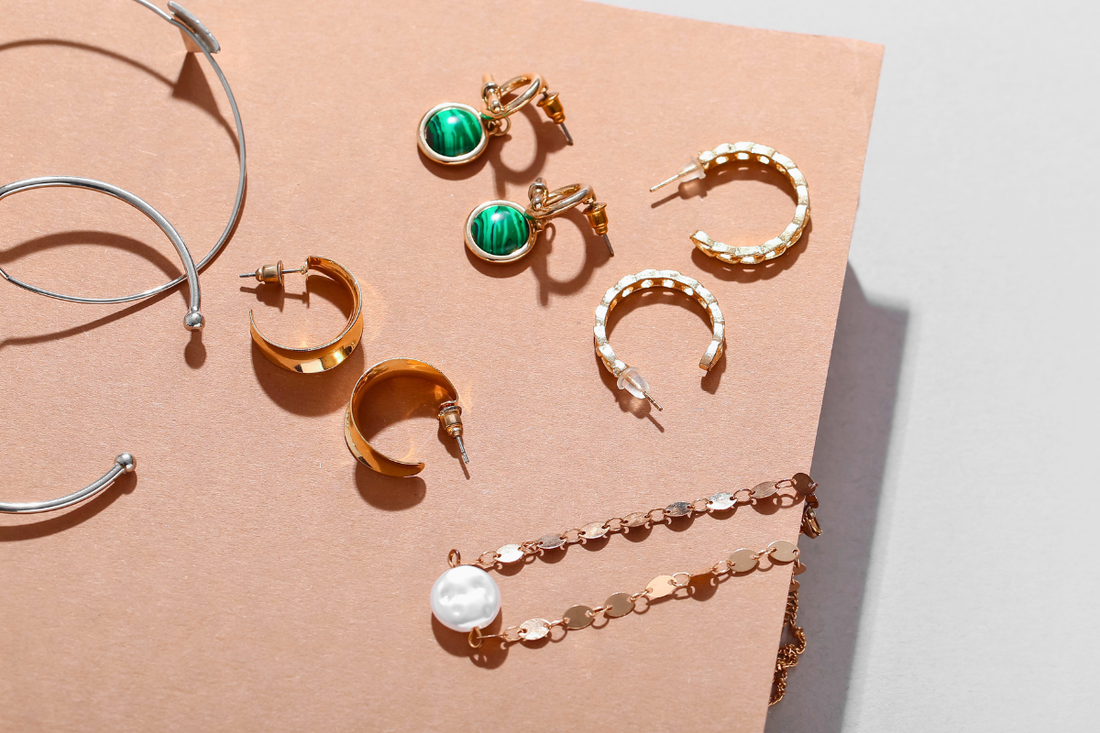 multi kinds of metal jewelry