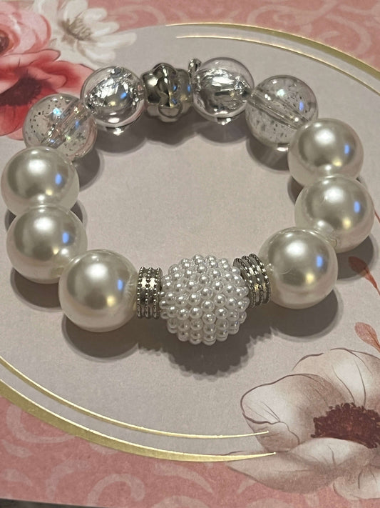 Ice & Snow Bracelet - Large Faux Pearls