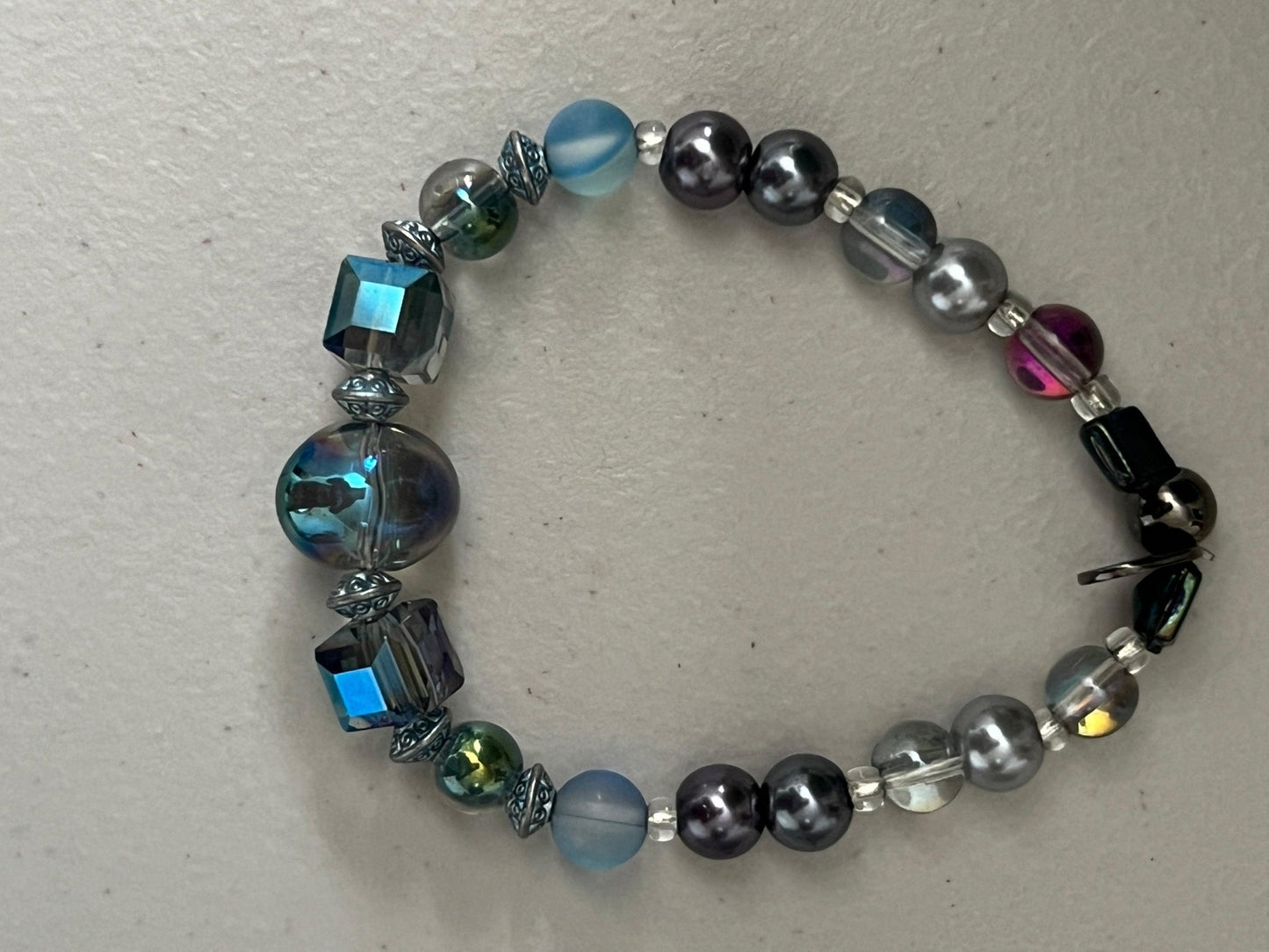 Irredescent Glass Beads Bracelet | Classic Elegance Handmade Jewelry - Distinct Designs