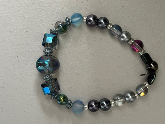 Irredescent Glass Beads Bracelet | Classic Elegance Handmade Jewelry - Distinct Designs