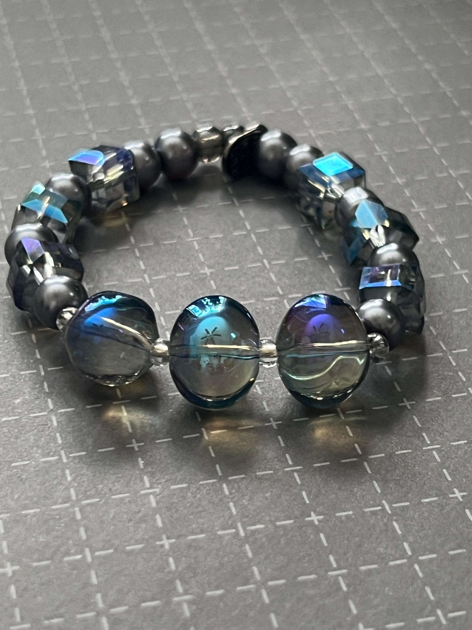 Sparkly Beaded Irredescant Glass Bracelet | Classic Elegance Handmade Jewelry - Distinct Designs